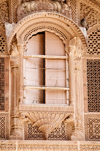 Close-up Photography of Brown Concrete Building