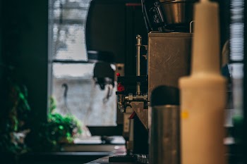 Close-up Photography of Gray Metal Home Appliance