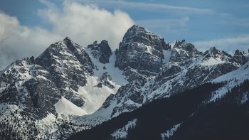 close-up photography of ice-capped mountain