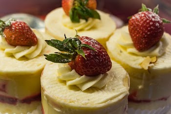 Close-up Photography of Strawberry Shortcakes