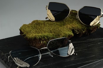 Close-Up Photography of Sunglasses