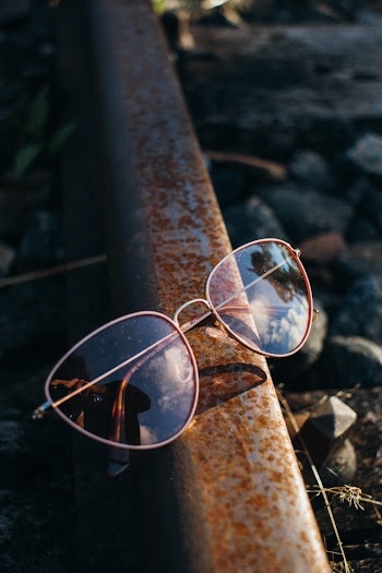 Close-up Photography Of Sunglasses