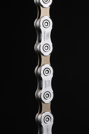 Close Up Photography of Vehicle Chain