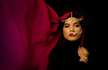 Close-up Photography of Woman
