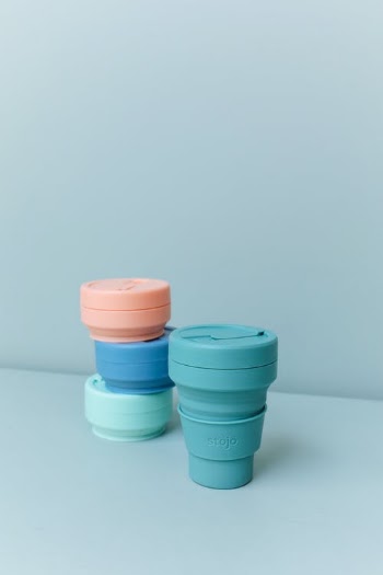 Close-Up Shot of Collapsible Cups · Free Stock Photo