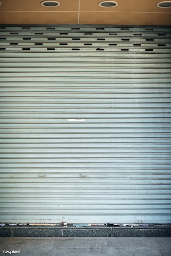 Closed shop during coronavirus pandemic | Free  photo - 2290755