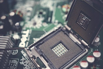 Closed Up Photo of Black Dell Central Processing Unit