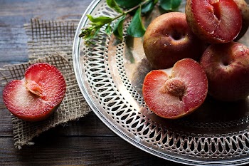 Closeup on cut open fresh | Free Photo - rawpixel
