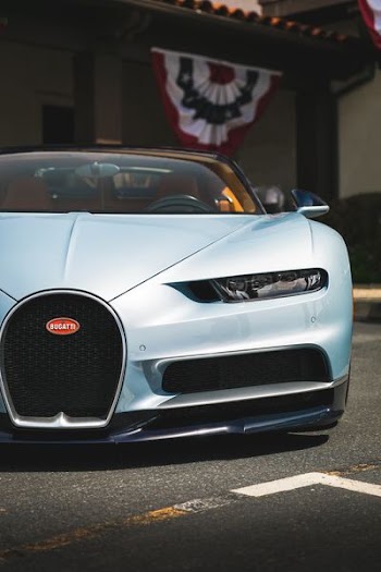closeup photo of white car