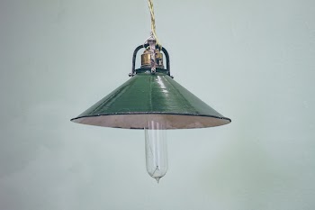 Closeup vintage light bulb. Free | Free Photo - rawpixel