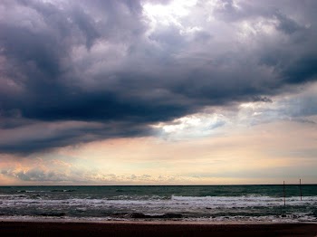 cloudysea.jpg
