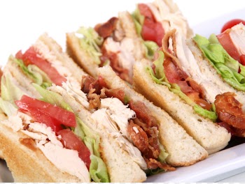 Club sandwich Chicken sandwich French fries BLT Roast beef - sandwich 