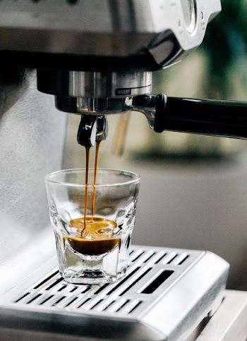 coffeemaker fill in cup