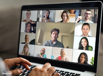 Colleagues having a video conference during the coronavirus pandemic | Free  photo - 2335474