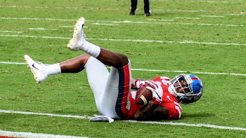 College football world responds to Ole Miss controversial call