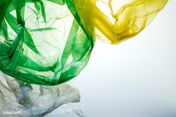 Colorful disposable plastic waste  | Free  photo - 2317257