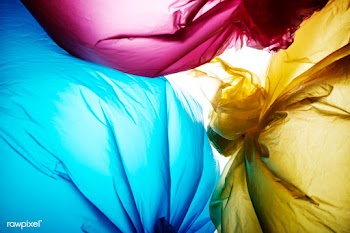 Colorful disposable plastic waste  | Free  photo - 2320044