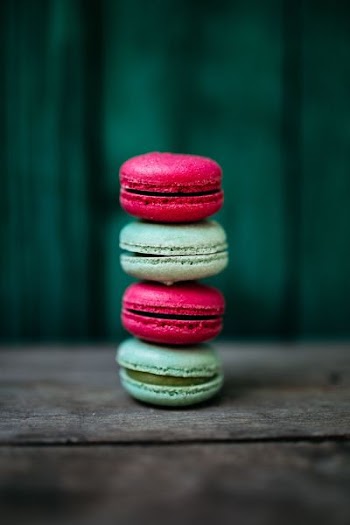 Colorful macarons tower 