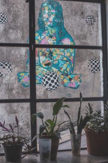 Colorful Silhouette of Monalisa on Wall