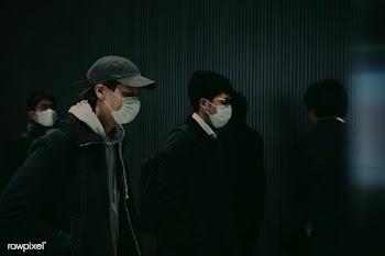 Commuters wearing disposable masks hoping to prevent the spread of cor.. | Free  photo - 2330221