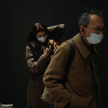 Commuters wearing disposable masks hoping to prevent the spread of cor.. | Free  photo - 2330845
