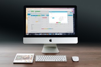          Computer & Calendar Free Photo     