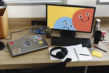 Computer screen mockup, desk setup | Free PSD Mockup - rawpixel