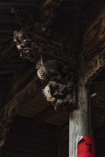 Concrete Building Column With Carvings