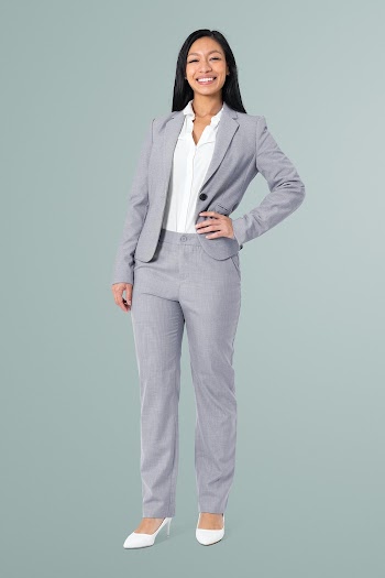 Confident Asian businesswoman full body… | Free stock photo | High Resolution image