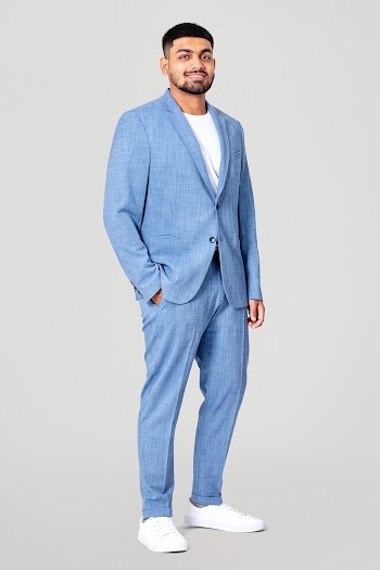 Confident Indian businessman full body… | Free stock photo | High Resolution image