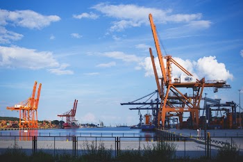Container cranes 2