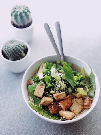 Cooked Food With Meats and Vegetables Inside White Bowl