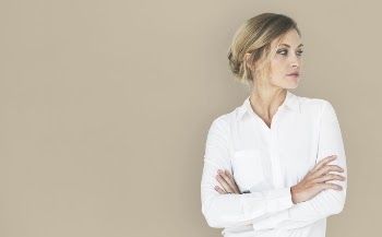 Cool blond haired woman portrait | Free Photo - rawpixel