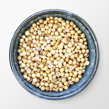 Coriander seeds in a bowl, | Free PSD - rawpixel