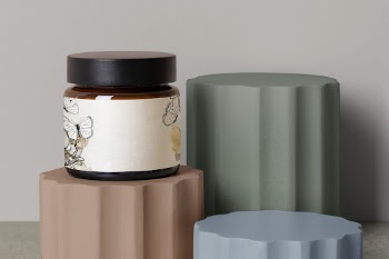 Cosmetic jar with minimal aesthetic | Free Photo - rawpixel