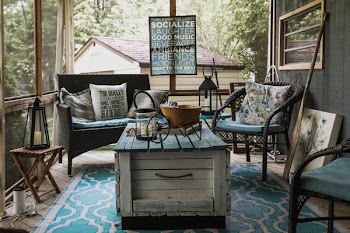Cottage Porch Lounge