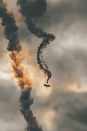 crashing plane during daytime