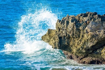 Crashing Waves on Bounder