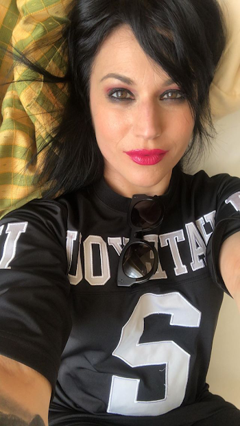 Cristina Scabbia | Beauty In Music | Cristina scabbia, Metal girl ...