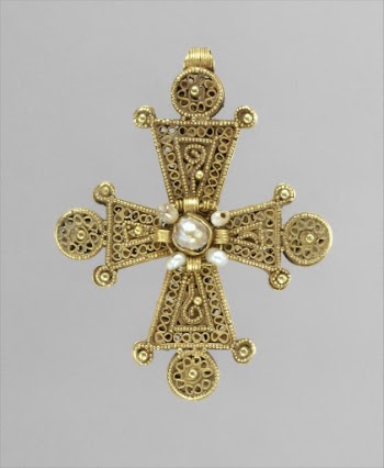 Cross with Pearls | Free Photo - rawpixel