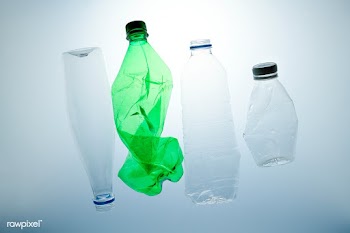 Crushed plastic bottles for recycling   | Free  photo - 2317265