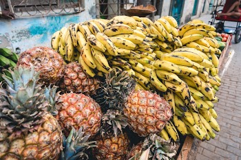 Cuban bananas and pineapples 