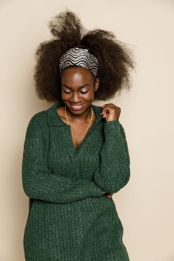 Cute black woman with natural | Free Photo - rawpixel