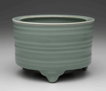 cylindrical form with 3 stylized | Free Photo - rawpixel