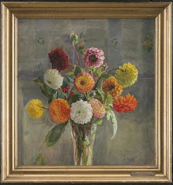 Dahlias in a glass | Free Photo - rawpixel