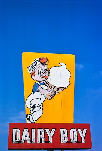 Dairy Box sign, Bartlesville, Oklahoma (1979)… | Free public domain photo