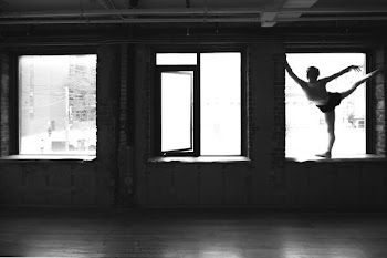 Dancer In Studio Wondows