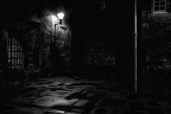 darkedinburgh_darklight.jpg