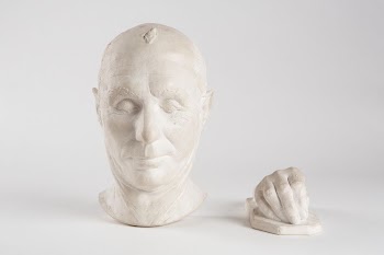 Death mask and hand of acad. | Free Photo - rawpixel