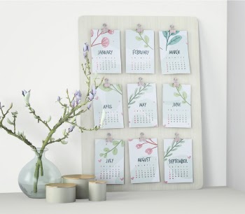 Decorative calendar mockup on wall Free Psd